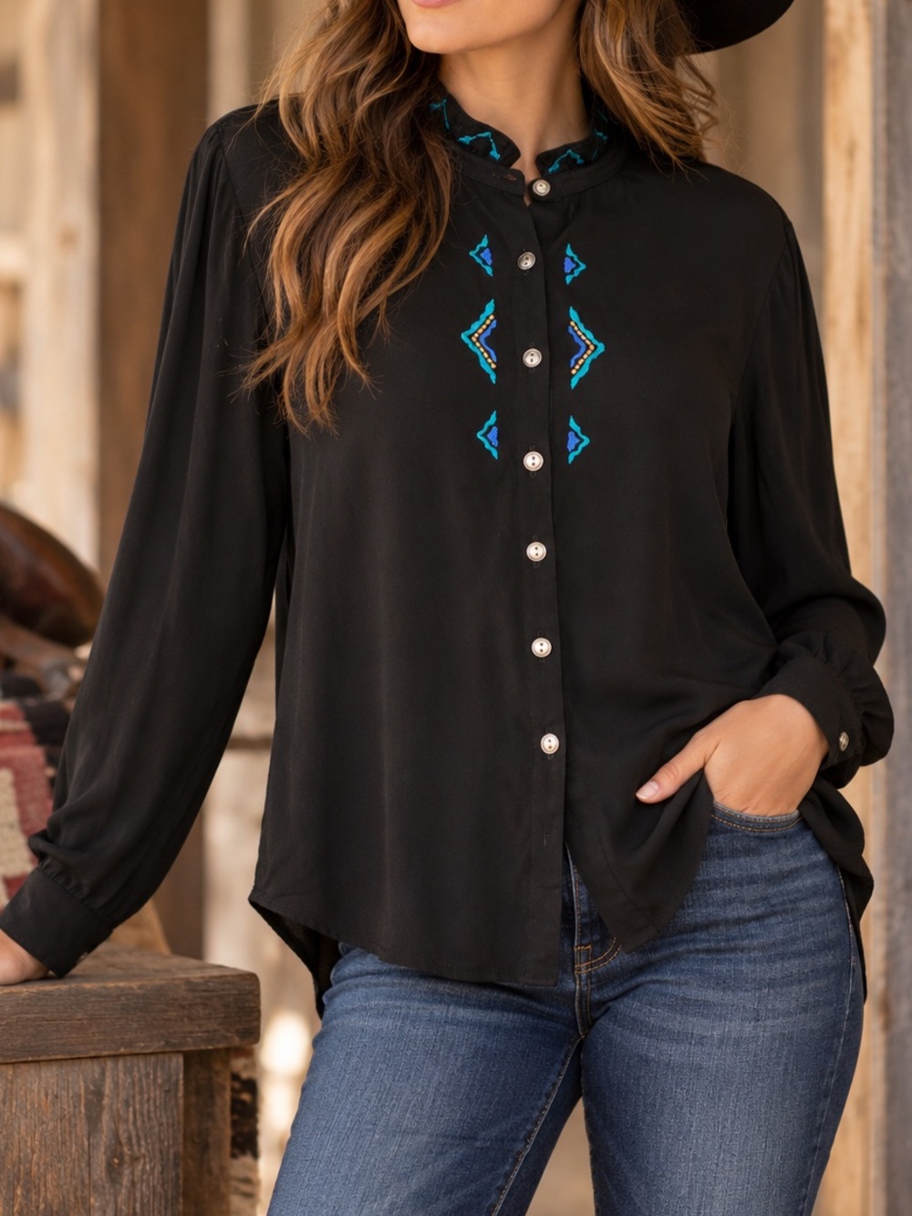 Circle T Black Rayon Southwestern Embroidered Western Prairie Blouse L